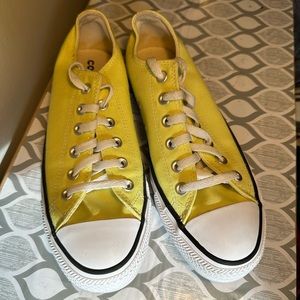 Women’s Chuck Taylor low-tops, bright, light yellow. Size 9 // European size 40